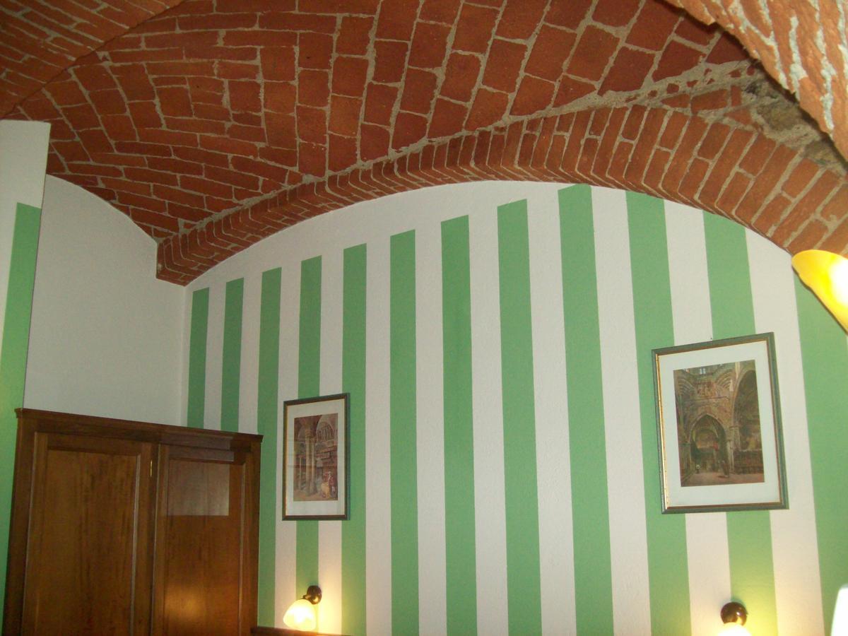 Hotel Excalibur Revello Экстерьер фото