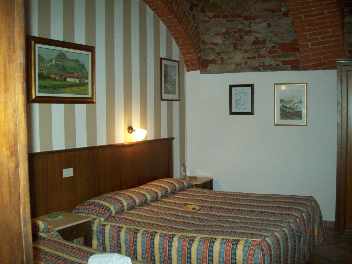 Hotel Excalibur Revello Экстерьер фото